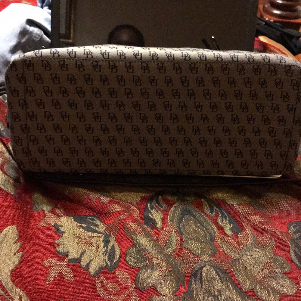 Handbag - Picture 3 of 4